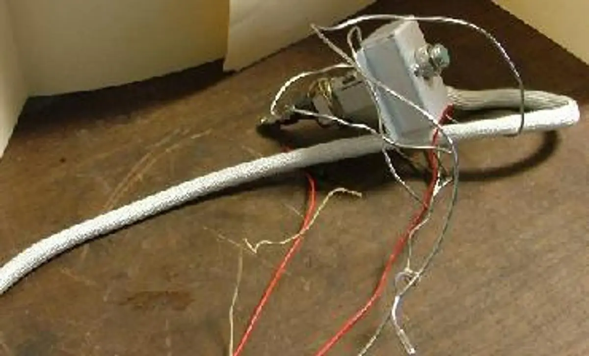 QTY. 1. HEWLETT PACKARD 5890 PACKED INJECTOR HOUSI...