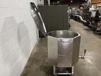 215L Octagonal Jacketed Balance Tank