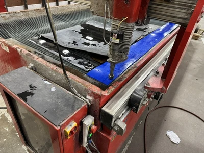 USED 2011 OMAX MAXIEM 2040