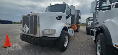 Used 2015 PETERBILT 567 Tractors & Trailers Texas US | Roll Off Truck World #1486374