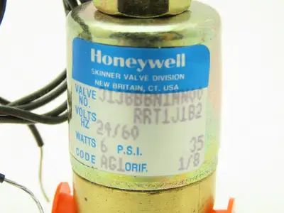 Honeywell Skinner 3138BBN1NN00 Solenoid Valve 3-Way NO 24V/60Hz 35 PSI 1/8" NPT