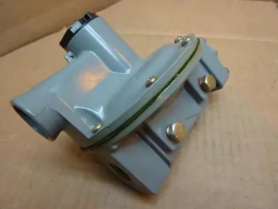 USED FISHER CONTROLS R522-56