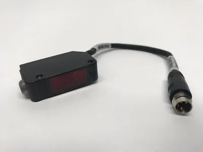 USED KEYENCE LASER SENSOR, BUILT IN AMPLIFIER, 12-24 VDC