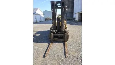 Used CATERPILLAR V-40E Internal Combustion Forklifts: Pneumatic Tire Pennsylvania US | Trustworthy Equipment #1403438