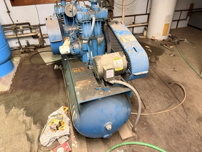 Used QUINCY 310 AIR COMPRESSOR Tank Mounted Air Compressors Michigan US | Miedema Asset Management Group #1334058