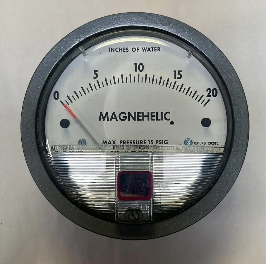 New | in-Stock DWYER 2020C Universal Pressure Meters Ohio US | Surplus Asset Holdings #1234610