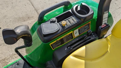 USED 2015 JOHN DEERE 3033R