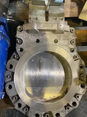 USED REISS PNEUMATIC KNIFE GATE VALVES