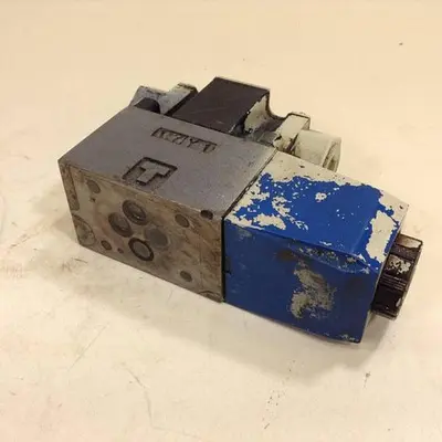 USED VICKERS DG4V32AMP2T7P1050