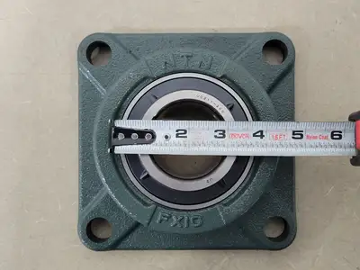 NEW NTN UC211-200