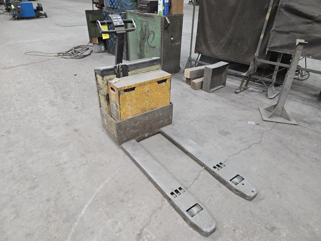 Crown 40GPW-4-14 Electric Pallet Jack (AS IS) (LOCATION: Batavia, OH)