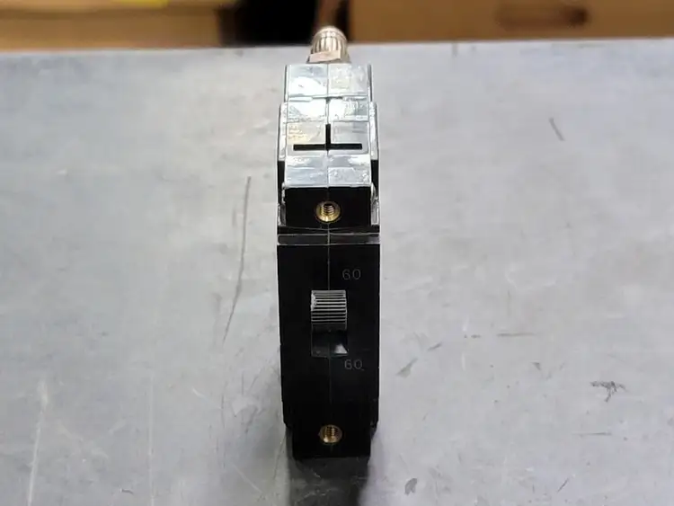 Used HEINEMANN AM1S-Z349-12W Switchgears British Columbia CA | Lenmark #241493