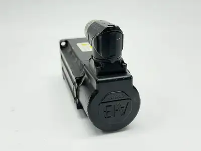 Used Allen-Bradley VPL-B0632F-PK12AA Servo Motors Michigan US | Maverick Industrial Sales #1453089