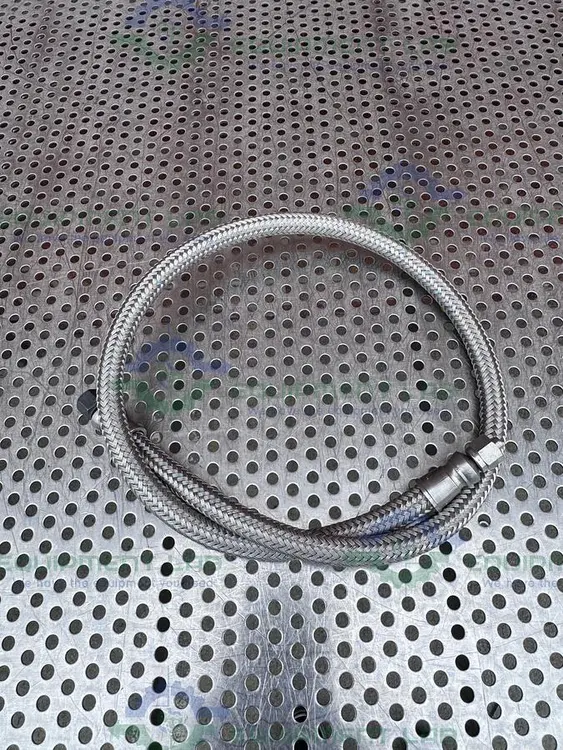 Used UNBRANDED 36" STAINLESS STEEL BRAIDED HOSE W/ 1/2" NPT FITTINGS Hoses | Equipment Lab #486688