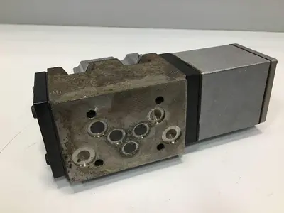 USED MOOG J661-040A
