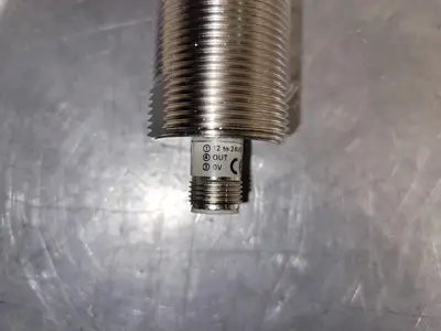 USED OMRON E2E-X10F1-M1