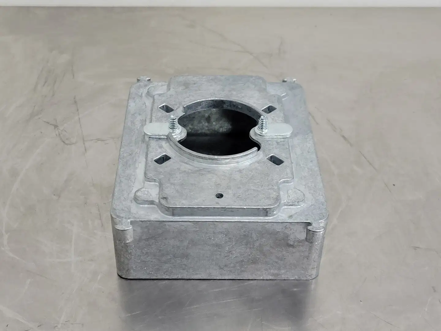 NEW WIREMOLD 4220