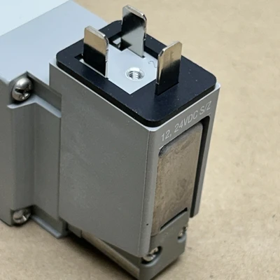 NEW SMC VP542R-5DZ1-03A-F