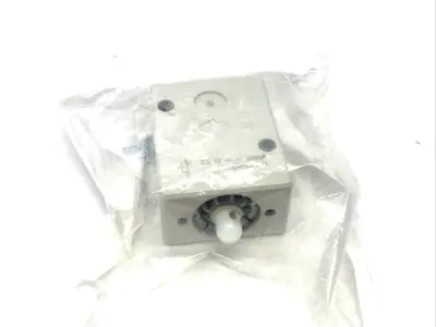 VM230-02-00A | SMC  2/3 Port Mechanical Valve - New