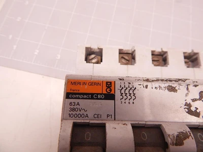 Used MERLIN GERIN _UNKNOWN_ Circuit Breakers Texas US | OCO Industrial #1676105