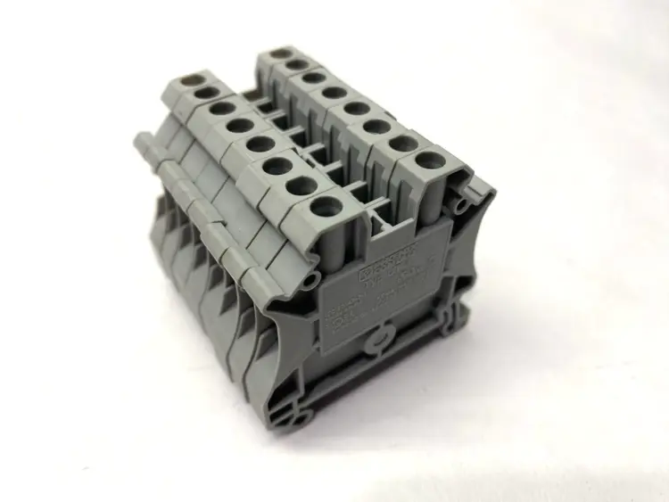 Used PHOENIX CONTACT FEED-THROUGH TERMINAL BLOCK 3044102 LOT OF 8 Terminal Blocks | Maverick Industrial Sales #1103376