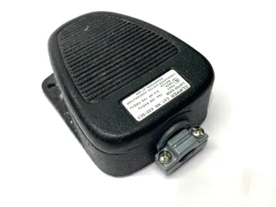 Used Linemaster Clipper Electric Momentary Air Valve Foot Switch 125VAC 15A Relays & Switches Michigan US | Maverick Industrial Sales #1393196
