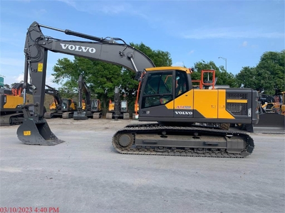 USED 2022 Volvo EC200EL
