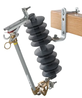 Chance Hubbell CP710112PB Type C Standard Cutout, 15 kV Operating, 100 A [New]