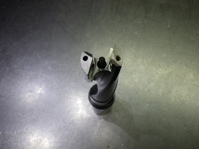 Kennametal 27.5mm Coolant Thru 3xD Drill 32mm Shank KSEM275R3WN32M (LOC3528B)