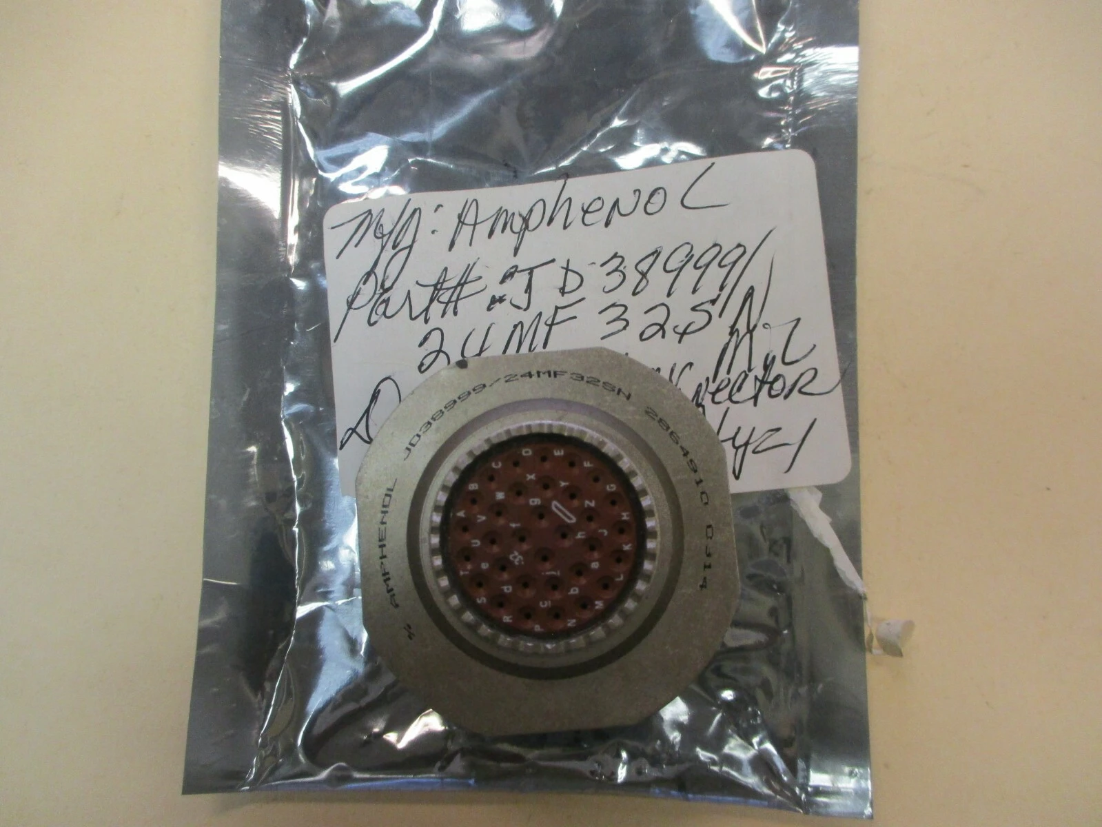 NEW Amphenol JD38999/24MF32SN