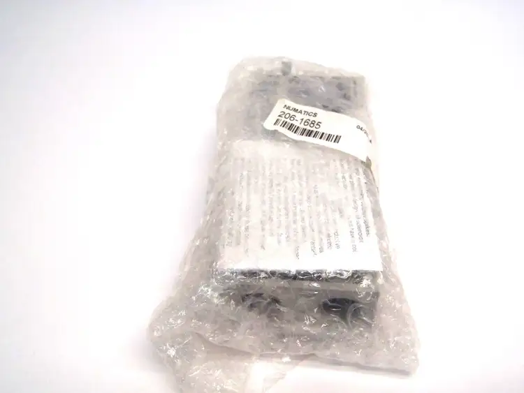 New | in-Stock Numatics Manifold Block 3/8 Inch NPT DBL-Z Board Parts (Hydraulics and Pneumatics) Michigan US | Maverick Industrial Sales #1398290