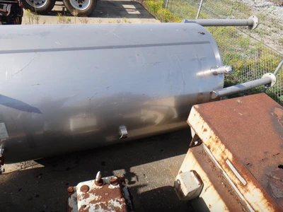 830 Gallon Mueller Stainless Steel Tanks