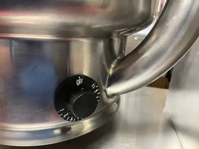Used Groen Used Groen TDB/7-20 5 Gallon Electric Table Top Tilting Self-Contained Kettle - 240V 3Ph Cooking Kettles Illinois US | Falcon Restaurant Supply #1375880