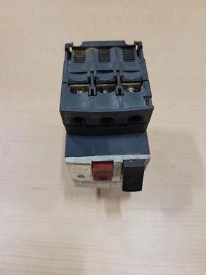 USED SCHNEIDER ELECTRIC GV2ME07