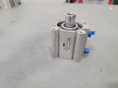 USED SMC NCQ2L40-25DZ
