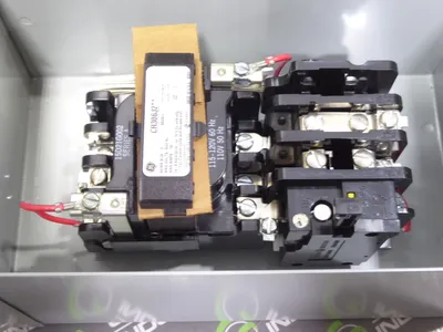 General Electric CR306J202 Size 0 Enclosed Magnetic Starter 2HP 120V Coil New NIB
