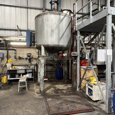 5200L S/s enc mix tank 4 kw