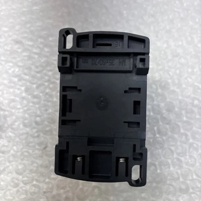NEW Schneider LC1D18G7
