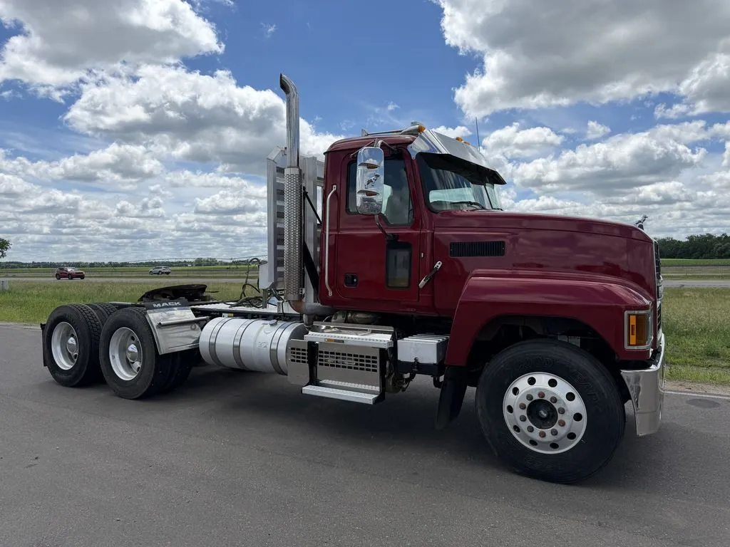 Used 2021 MACK PINNACLE Conventional trucks Minnesota US | Carco Truck & Equipment #1513964