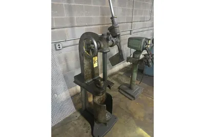 Used _UNKNOWN_ _UNKNOWN_ Arbor Presses Ohio US | Thompson Auctioneers #1547156