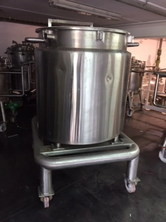 Used _UNKNOWN_ 1,000 LITRE Stainless Steel Tanks New Jersey US | Perry Equipment #120907