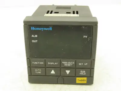 Honeywell UDC2300 Mini-Pro Temperature Controller DC230L-E0-00-10-0A00000-00-0