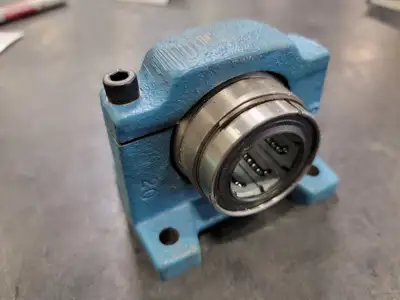 Pillow Block Bearing 1" Bore, P-16