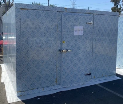 171-0069 10’ x 10’ Walk In Cooler Box with Floor