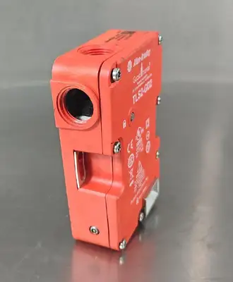 Allen-Bradley Guard Master TLS2-GD2 Switch Loc 3D-31