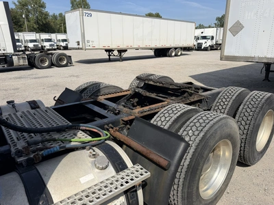 Used 2013 VOLVO VNL Conventional trucks Indiana US | Miedema Asset Management Group #1414619
