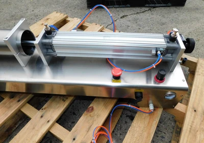USED SINGLE PISTON FILLER 2500 ML
