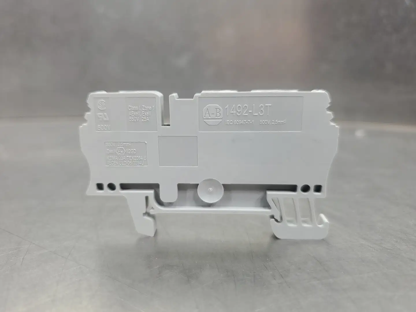 ALLEN BRADLEY 1492-L3T 800V 3-Wire Terminal. 4C-31