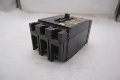 CUTLER HAMMER FC3040 FC 3P 600V 40 AMP CIRCUIT BREAKER STOCK #K-3723
