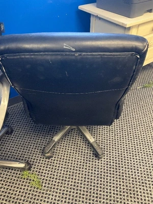 Vinyl adjustable office chair